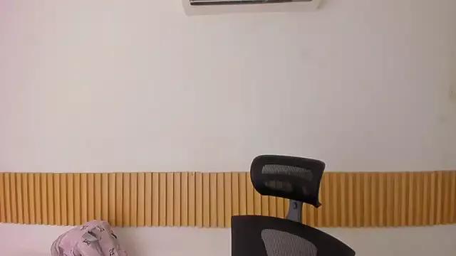 OliviaSweett from StripChat is Freechat