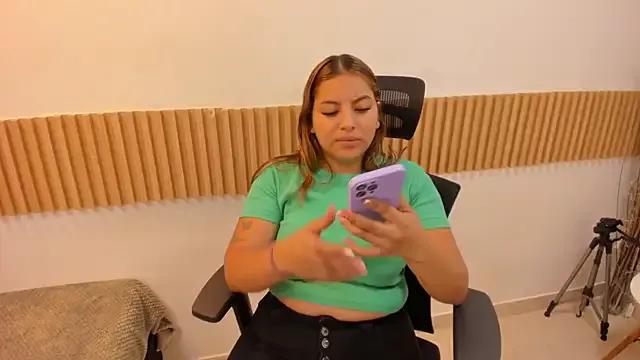 OliviaSweett from StripChat is Freechat