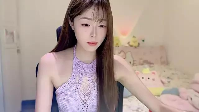 Onecutelittle from StripChat is Freechat