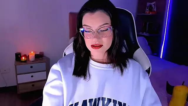 Check-out your craziest wishes with our pick of gaming cams models, featuring big knockers, round tails and tight twats.