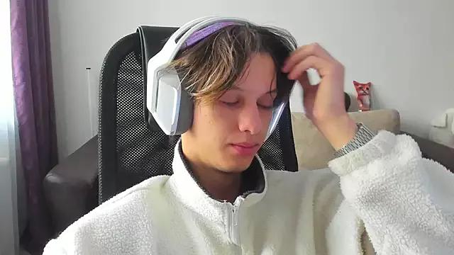 Check-out your craziest wishes with our pick of gaming cams models, featuring big knockers, round tails and tight twats.