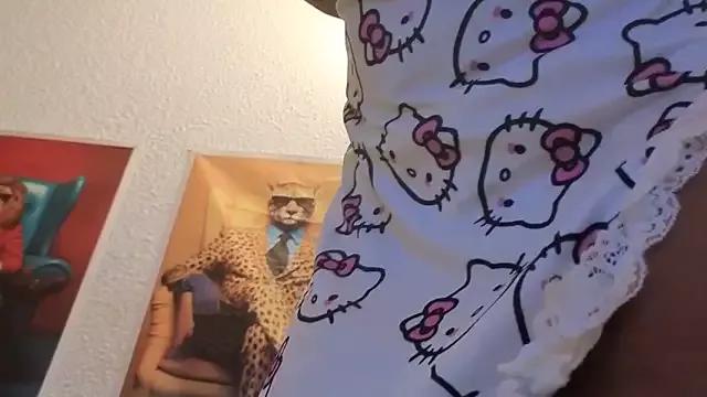 Check-out your craziest wishes with our pick of gaming cams models, featuring big knockers, round tails and tight twats.