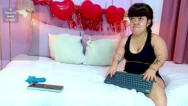 Check-out your craziest wishes with our pick of gaming cams models, featuring big knockers, round tails and tight twats.