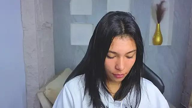 Paris_b_ from StripChat is Freechat