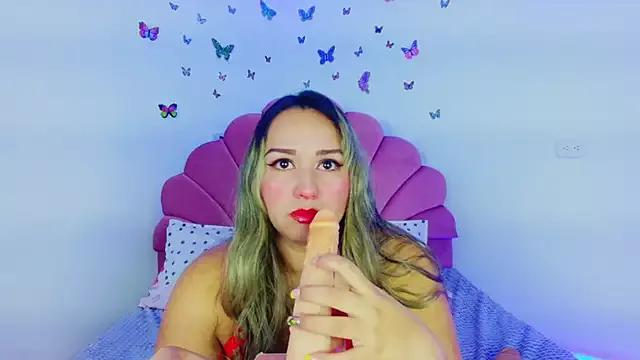 Check-out your craziest wishes with our pick of gaming cams models, featuring big knockers, round tails and tight twats.