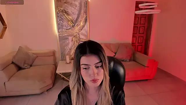 Check-out your craziest wishes with our pick of gaming cams models, featuring big knockers, round tails and tight twats.