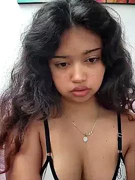Peach_Girll from StripChat is Freechat