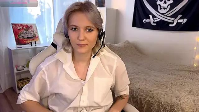 Check-out your craziest wishes with our pick of gaming cams models, featuring big knockers, round tails and tight twats.