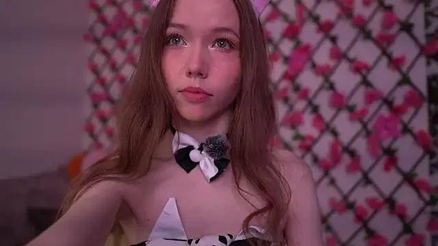 Petite_Polly from StripChat is Freechat