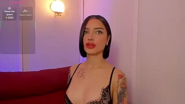 Check-out your craziest wishes with our pick of gaming cams models, featuring big knockers, round tails and tight twats.