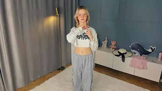 Check-out your craziest wishes with our pick of gaming cams models, featuring big knockers, round tails and tight twats.