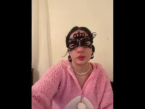 Pineapple from StripChat is Freechat