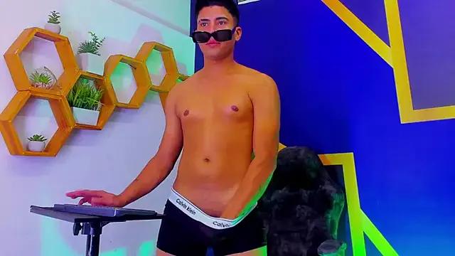 Play_boys_Hot2 from StripChat is Freechat
