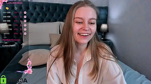 Check-out your craziest wishes with our pick of gaming cams models, featuring big knockers, round tails and tight twats.