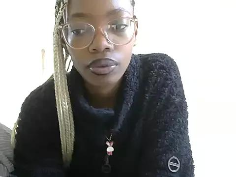 Pretty_brownskinn from StripChat is Freechat