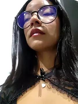 Photos of Pretty_roxxyy from StripChat is Freechat