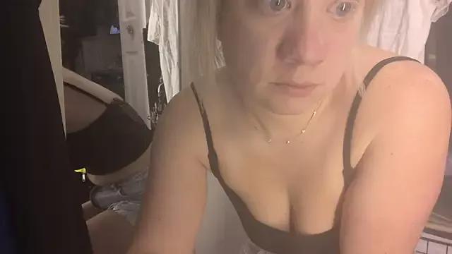 Check-out your craziest wishes with our pick of gaming cams models, featuring big knockers, round tails and tight twats.