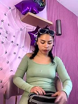 Check-out your craziest wishes with our pick of gaming cams models, featuring big knockers, round tails and tight twats.