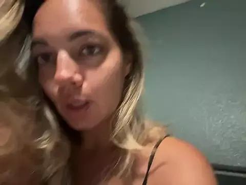 prettyykitty22 from StripChat is Freechat