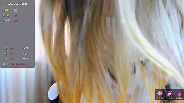 princessaalicc from StripChat is Freechat