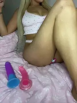 Check-out your craziest wishes with our pick of gaming cams models, featuring big knockers, round tails and tight twats.