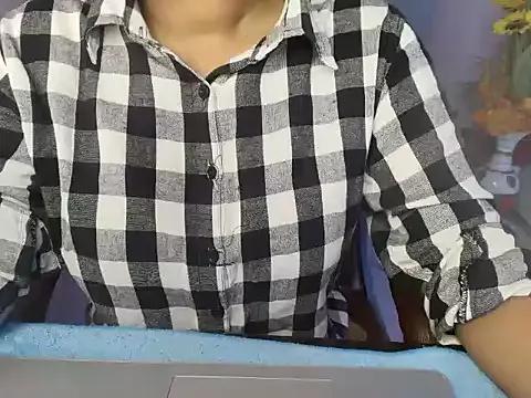 QUEEN_SUKU from StripChat is Freechat
