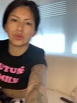 QueenFernanda from StripChat is Freechat