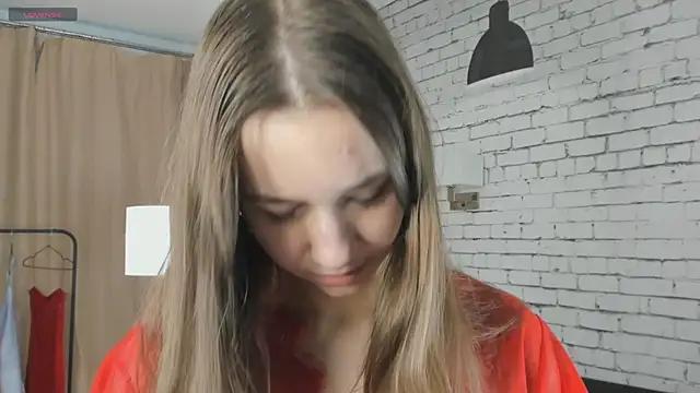 QueenieBrainard from StripChat