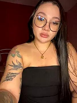 QueenYumi from StripChat is Freechat