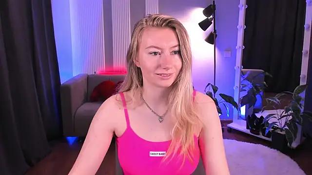 Check-out your craziest wishes with our pick of gaming cams models, featuring big knockers, round tails and tight twats.