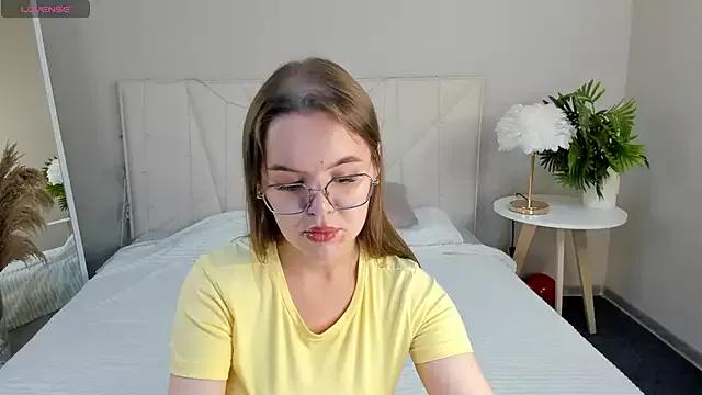 RadiantFairy from StripChat is Freechat