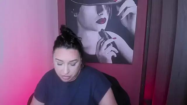 RaelleDarkstar from StripChat is Freechat