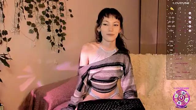 RavenNoire from StripChat is Freechat