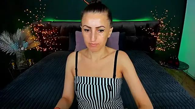 Check-out your craziest wishes with our pick of gaming cams models, featuring big knockers, round tails and tight twats.