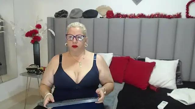 Check-out your craziest wishes with our pick of gaming cams models, featuring big knockers, round tails and tight twats.