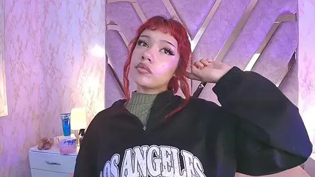 redd_pandaa from StripChat is Freechat