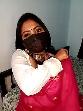 RedQQueen from StripChat is Freechat