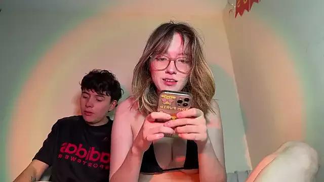 ReenKitty from StripChat is Freechat