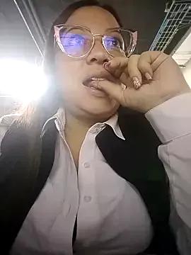 REINITAFULL from StripChat is Freechat