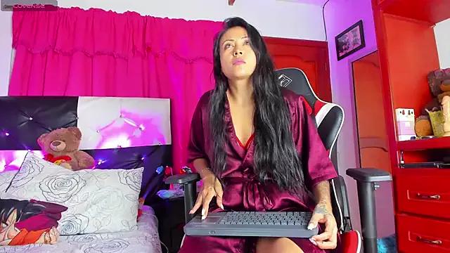 Riley_Black from StripChat is Freechat
