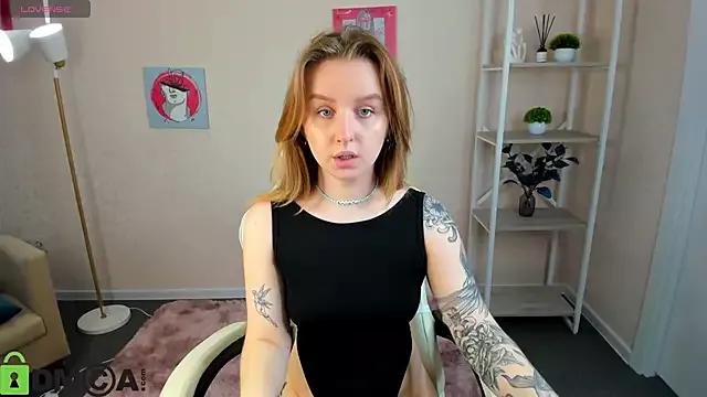 Check-out your craziest wishes with our pick of gaming cams models, featuring big knockers, round tails and tight twats.