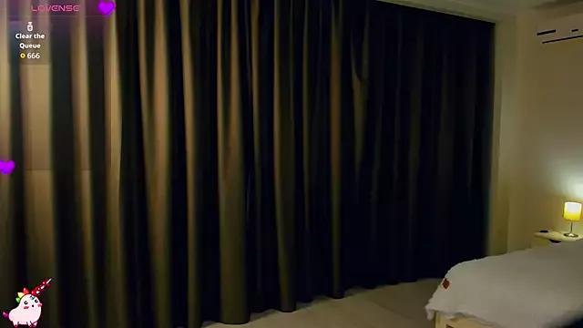 RonnieSchmertz from StripChat is Freechat