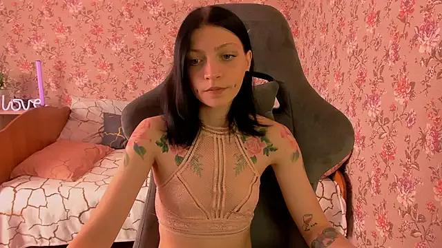 Check-out your craziest wishes with our pick of gaming cams models, featuring big knockers, round tails and tight twats.