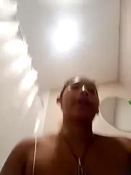rossex12 from StripChat is Freechat