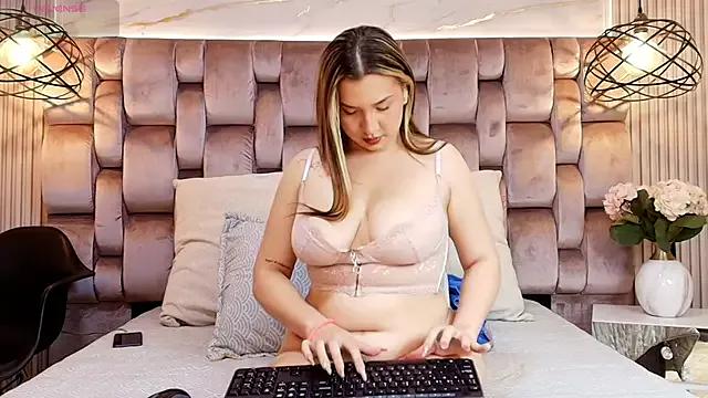 RubyOrtiiz from StripChat is Freechat