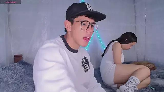Ryan-and-pamelaprince from StripChat is Freechat