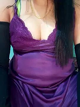 Saanvi_kannadagirl from StripChat is Freechat