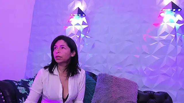 SabinaDeluxe_cg from StripChat is Freechat