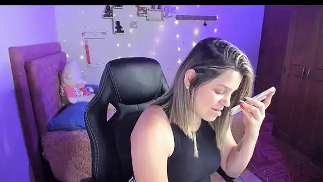 Check-out your craziest wishes with our pick of gaming cams models, featuring big knockers, round tails and tight twats.