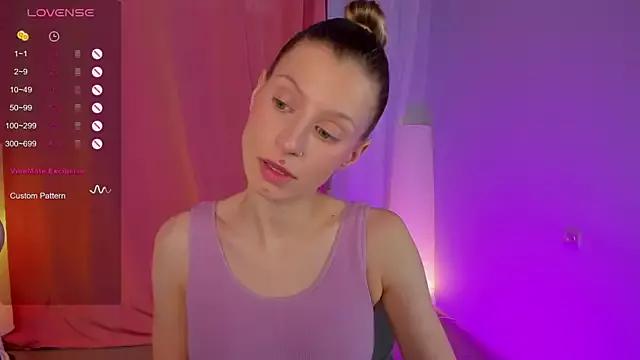 SadieSage from StripChat is Freechat